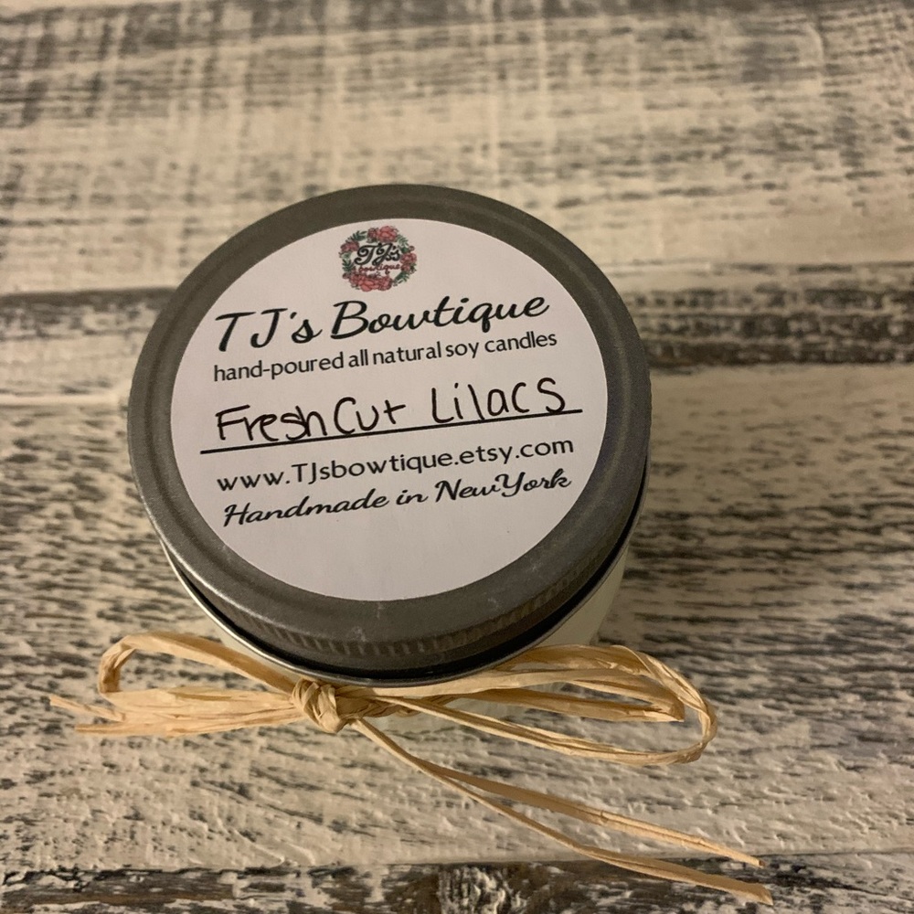 Fresh cut lilacs 4 oz candle